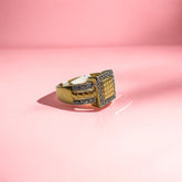 ANEL FOLHADO QUADRADO DOURADO COM OURO BRANCO
